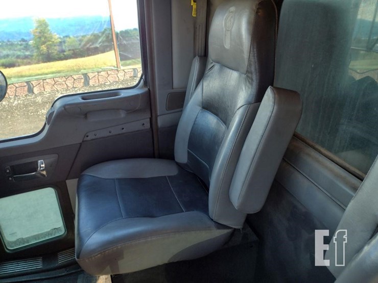 2013-kenworth-t800-image-15