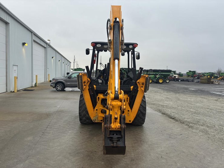 2019-jcb-3cx-image-7