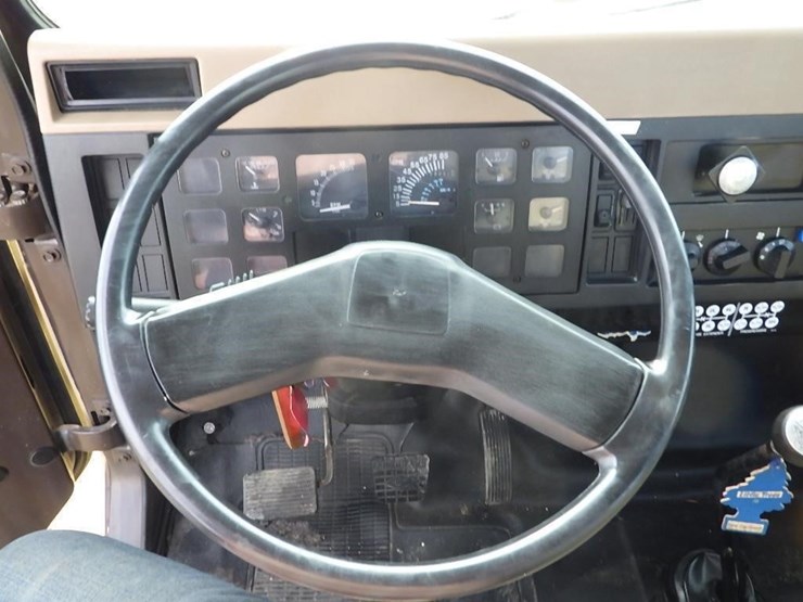 1990-international-4600-image-22