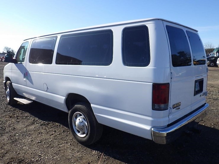 2011-ford-e350-image-7