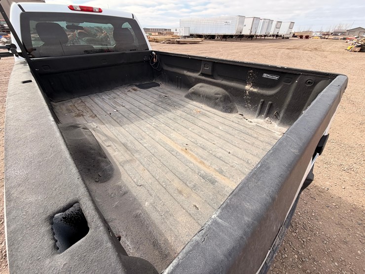 2010-chevrolet-silverado-pickup-image-8