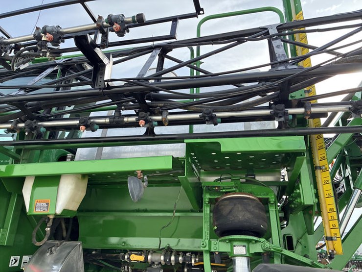 2014-john-deere-4830-image-38