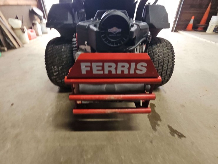 2022-ferris-is-600z-zero-turn-lawn-mower-image-16
