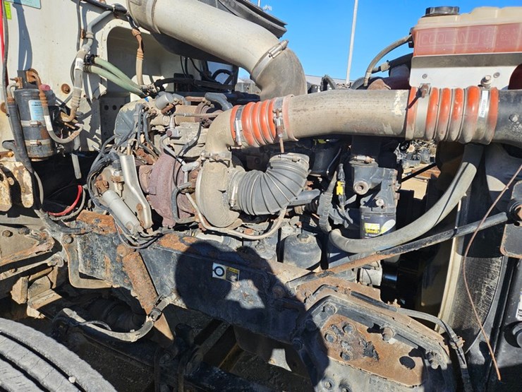 2011-peterbilt-386-image-19