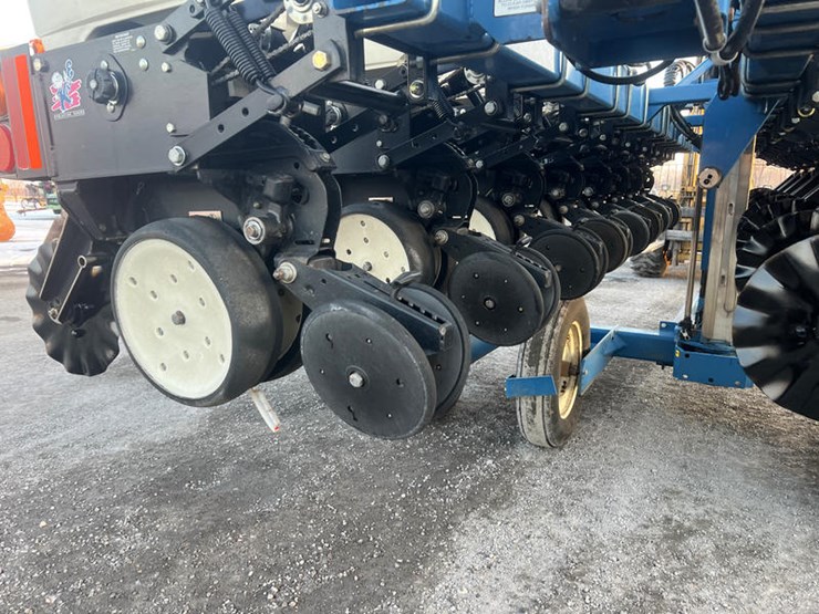 2004-kinze-3500-image-12