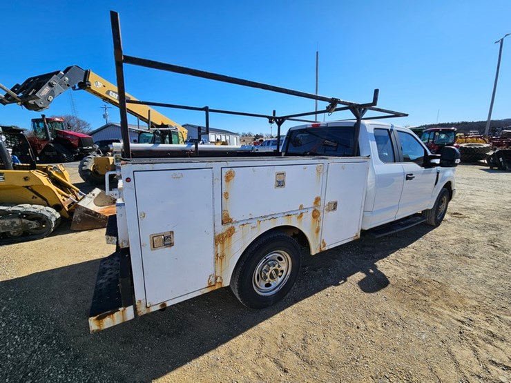 2017-ford-f250-xl-image-5