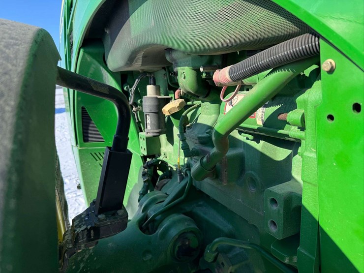 2012-john-deere-8310r-image-28