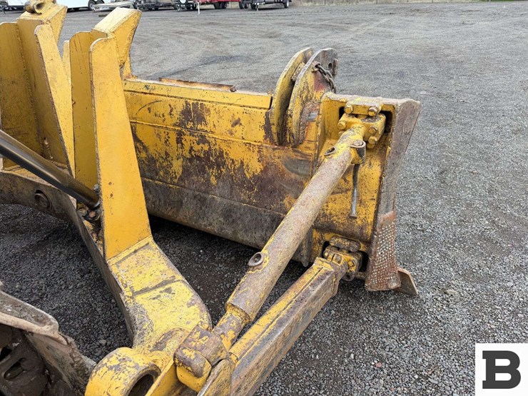 caterpillar-d6-image-37