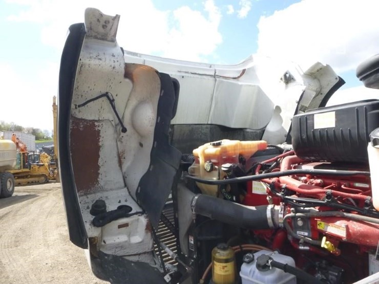 freightliner-coronado-122-image-19