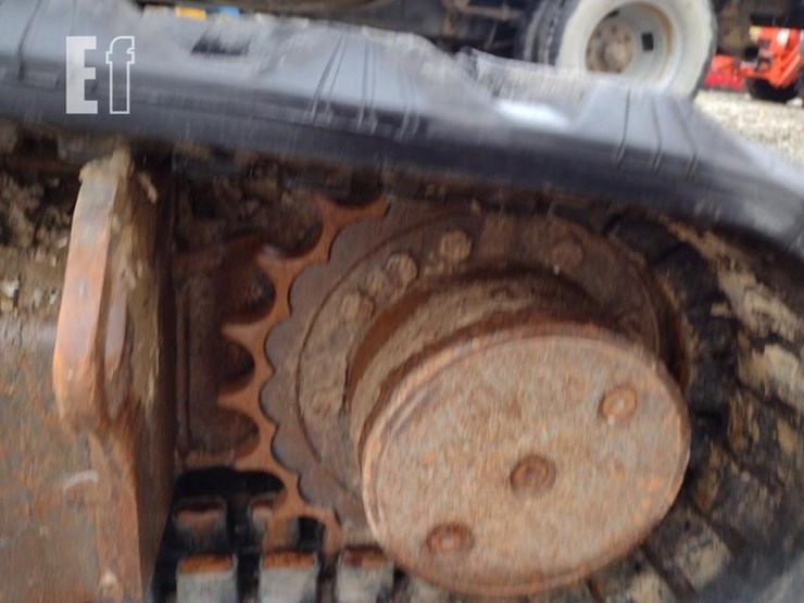 2011-bobcat-e35-image-27