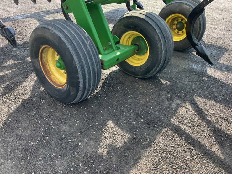 2014-john-deere-2720-image-7