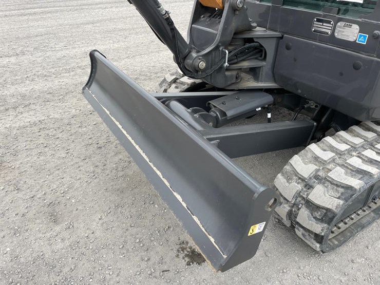 2024-case-cx30c-image-8