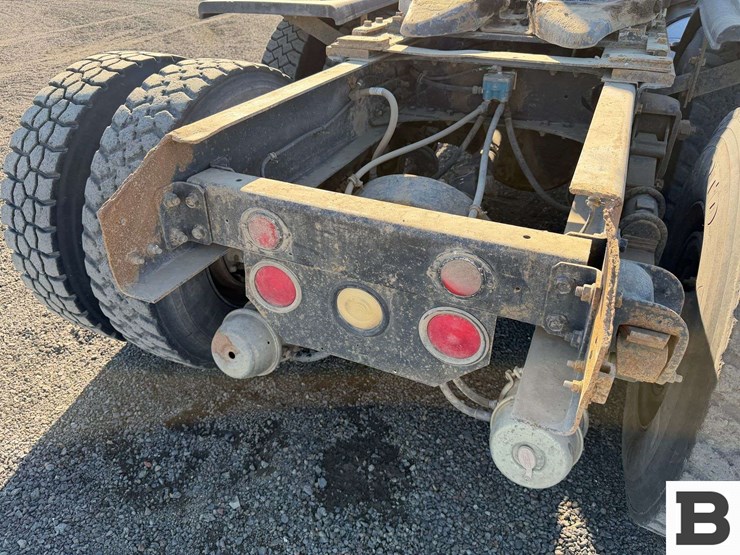 1986-freightliner-flc112-image-25