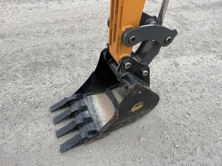 2024-case-cx30c-image-7