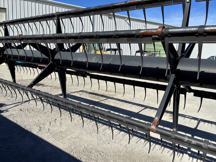 2011-case-ih-3020-image-19