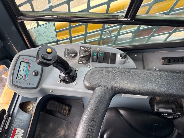 2017-gehl-250-image-17