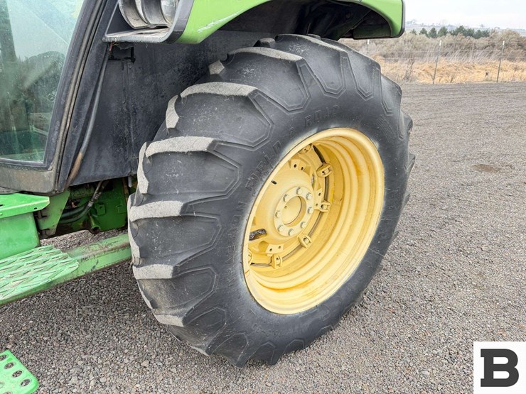 1983-john-deere-2350-image-23