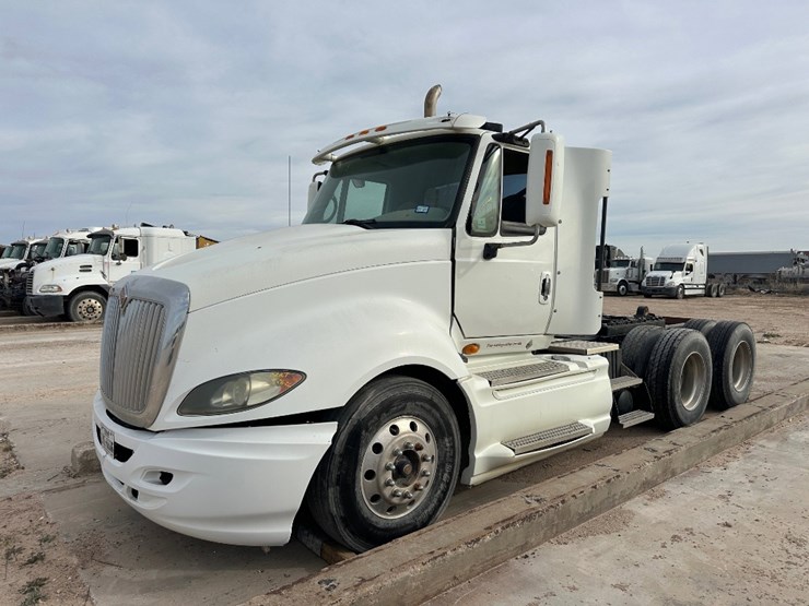 2008-international-prostar-image-1