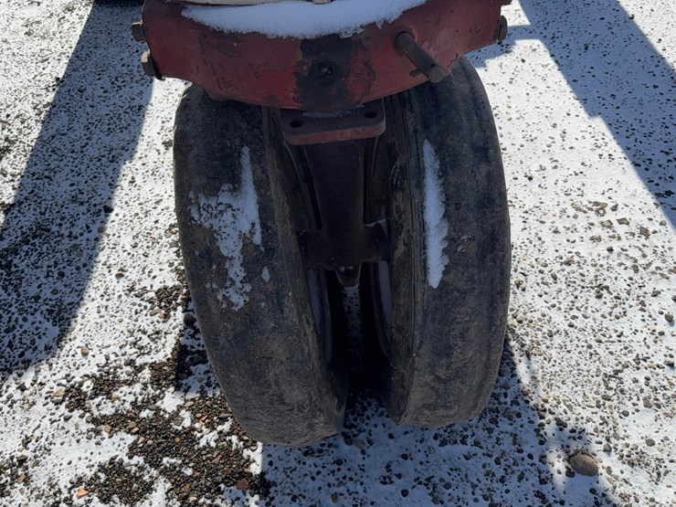 farmall-h-tractor-image-9