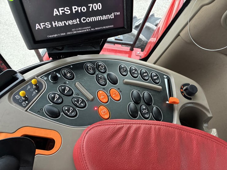 2024-case-ih-8250-image-100