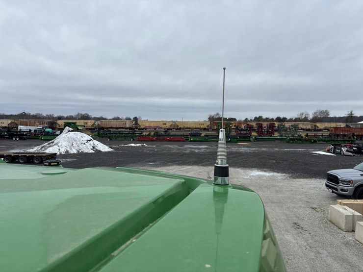 2021-john-deere-8rx-410-image-85