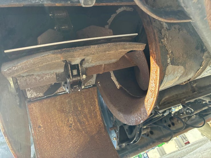 2010-case-ih-8120-image-75