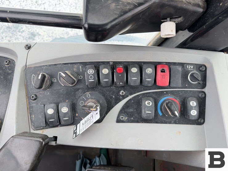 2013-caterpillar-906-image-56