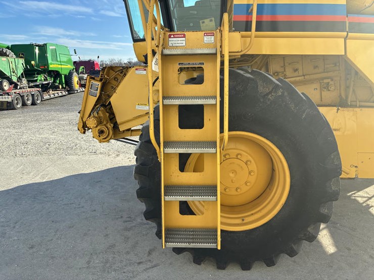 new-holland-tr89-image-24