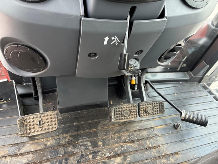 2024-kubota-m6-131-image-83