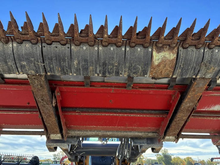 2011-case-ih-3020-image-37