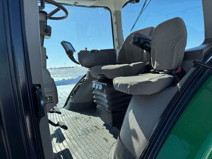 2012-john-deere-8310r-image-82