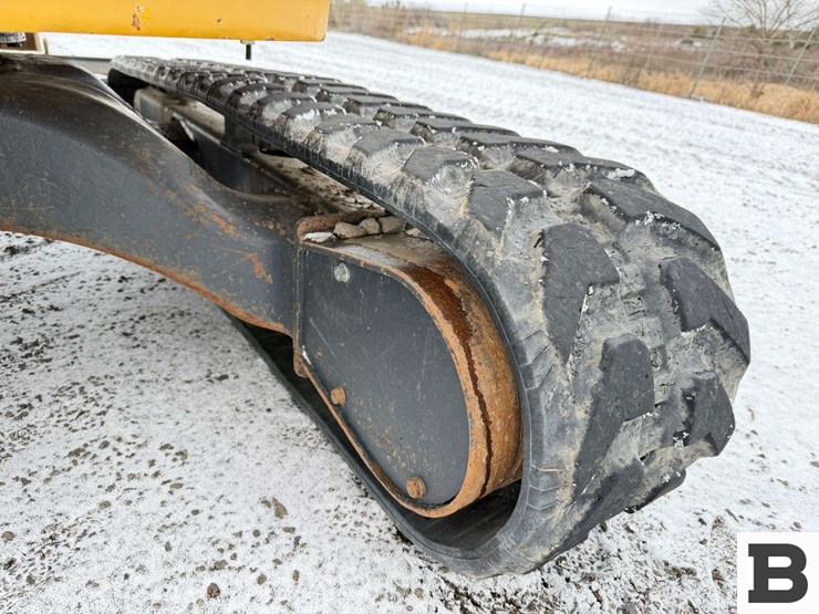 2017-deere-35g-image-24