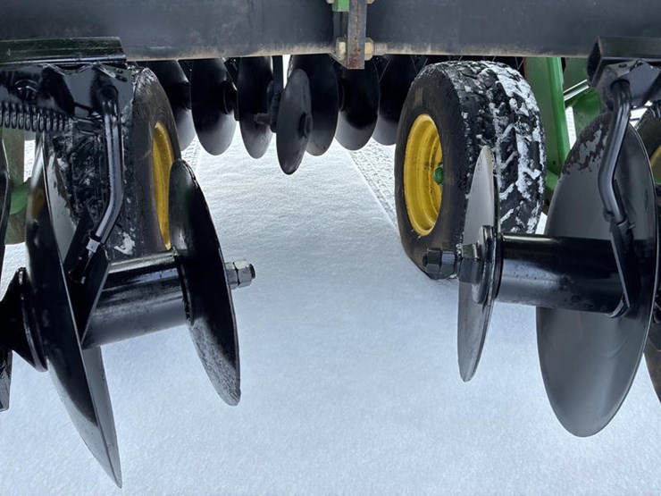 2008-john-deere-637-image-48