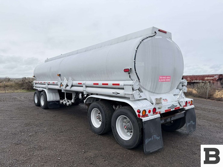 1993-beall-7400-gallon-3-compartment-pull-trailer-image-3