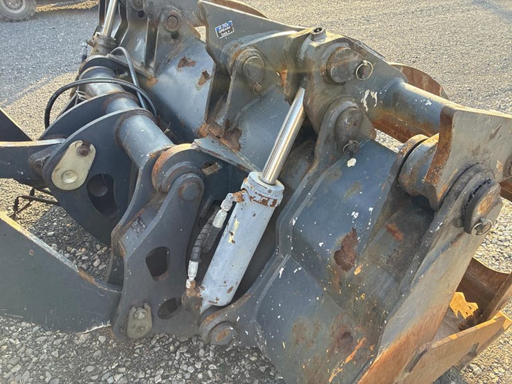 2011-deere-544k-image-11