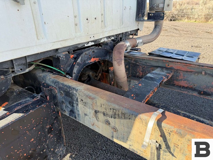 1985-ford-8000-image-15