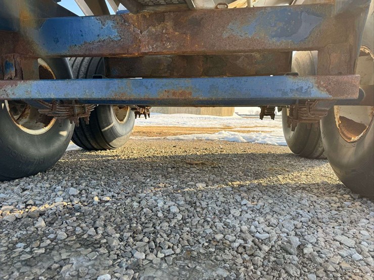 nc-8000.-pull-type-fertilizer-spreader.-8-ton-image-31