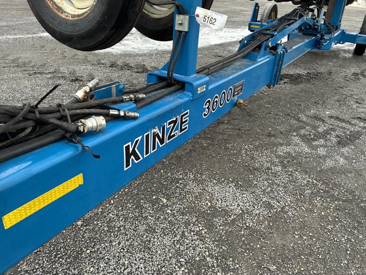 2010-kinze-3600-image-6