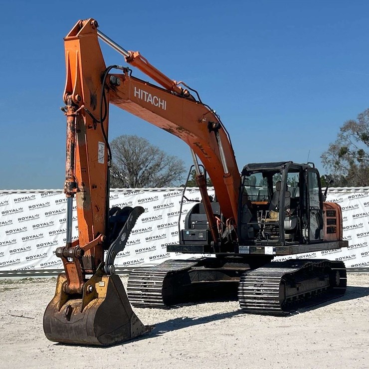 2015 HITACHI ZX210 LC
