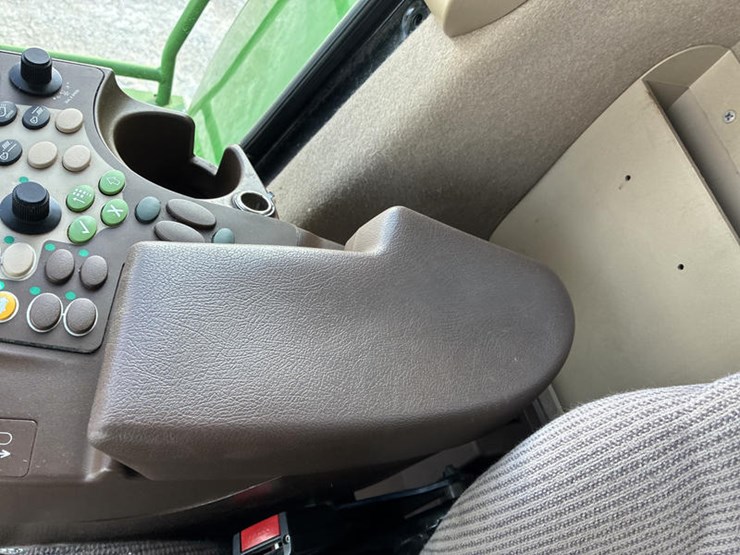2009-john-deere-9570-sts-image-110