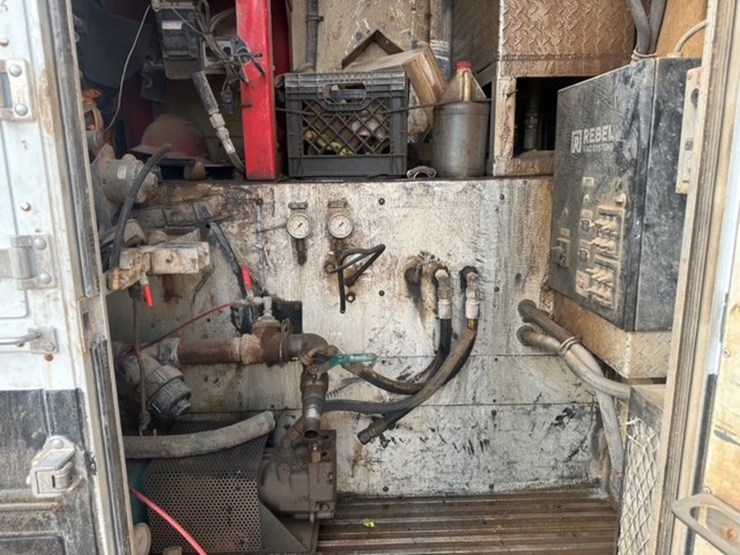 2018-western-star-4900-image-4