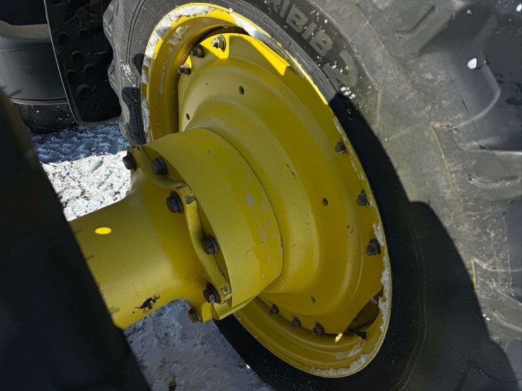 2012-john-deere-8310r-image-37