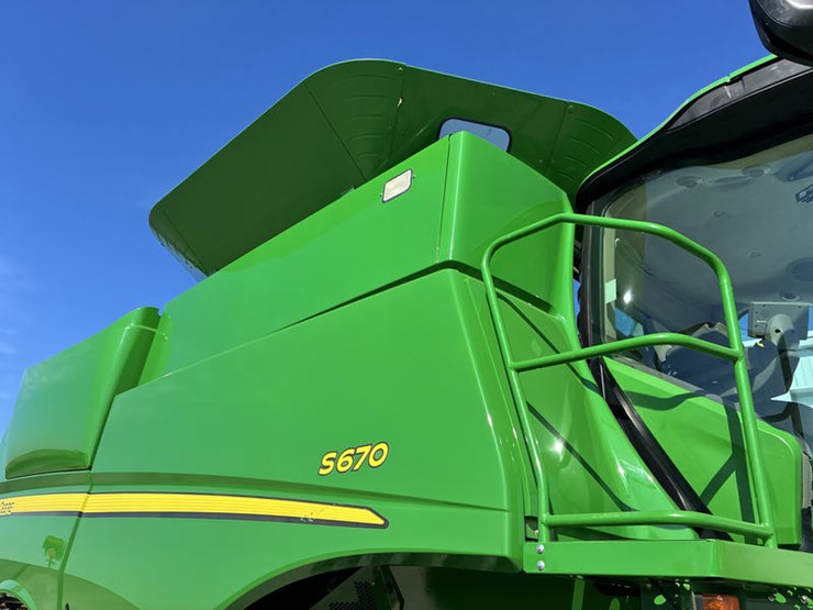 2013-john-deere-s670-image-11