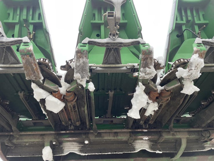 2012-john-deere-608c-image-24