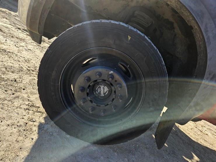 2005-ford-f550-image-37