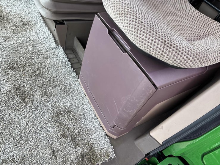 2013-john-deere-s690-image-101