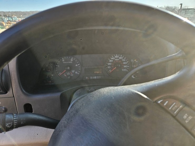 2005-ford-f550-image-26