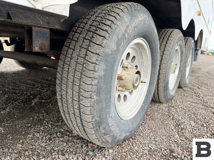 2006-raptor-3712ts-travel-trailer-image-19