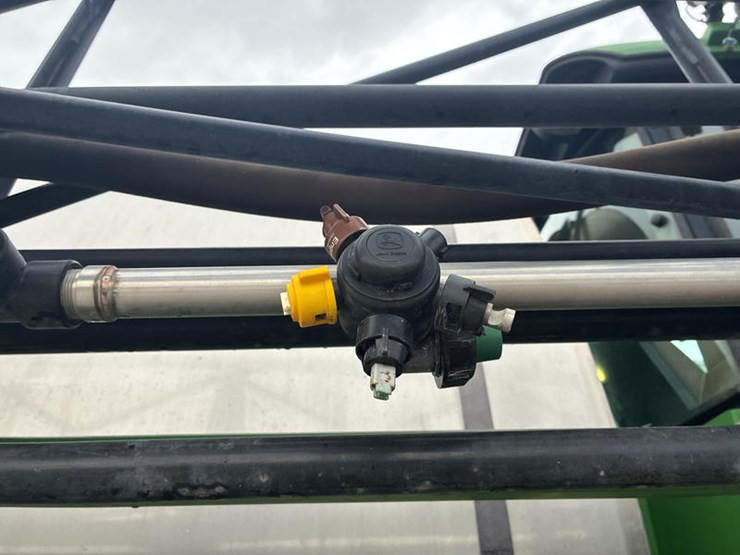 2011-john-deere-4830-image-25