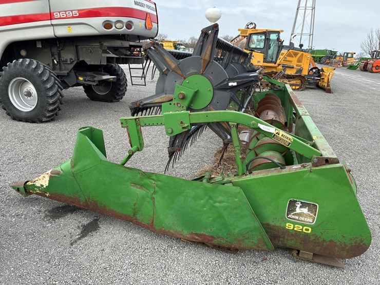 1990-john-deere-920-image-7